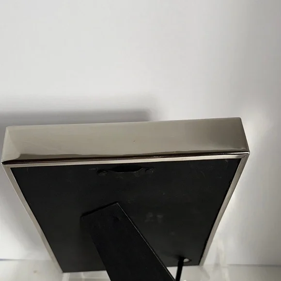 Pottery Barn Lynbrook Plaid 4”x6” Picture Frame - Picture 5 of 9